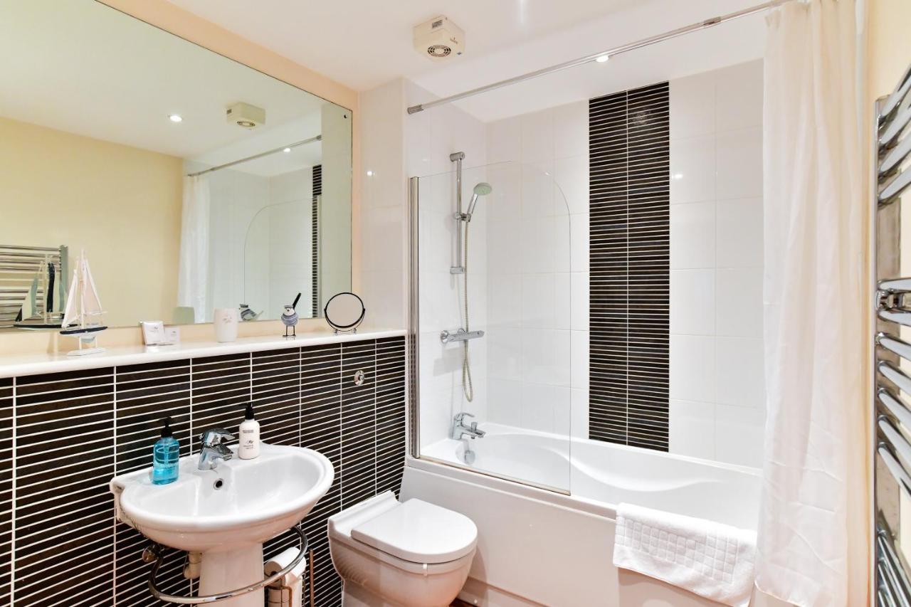 Meridian Quay Apartments, By Jsw Short Stay Суонси Экстерьер фото