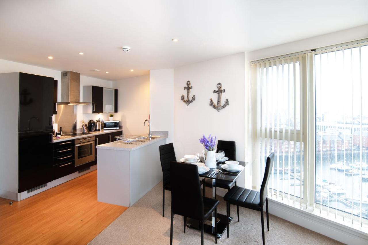 Meridian Quay Apartments, By Jsw Short Stay Суонси Экстерьер фото